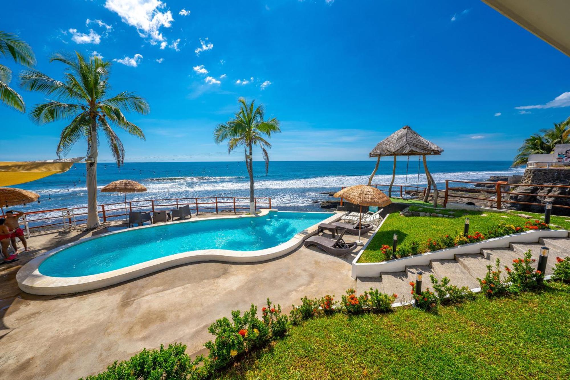 Reef On The Water Hotel Tamanique Exterior photo