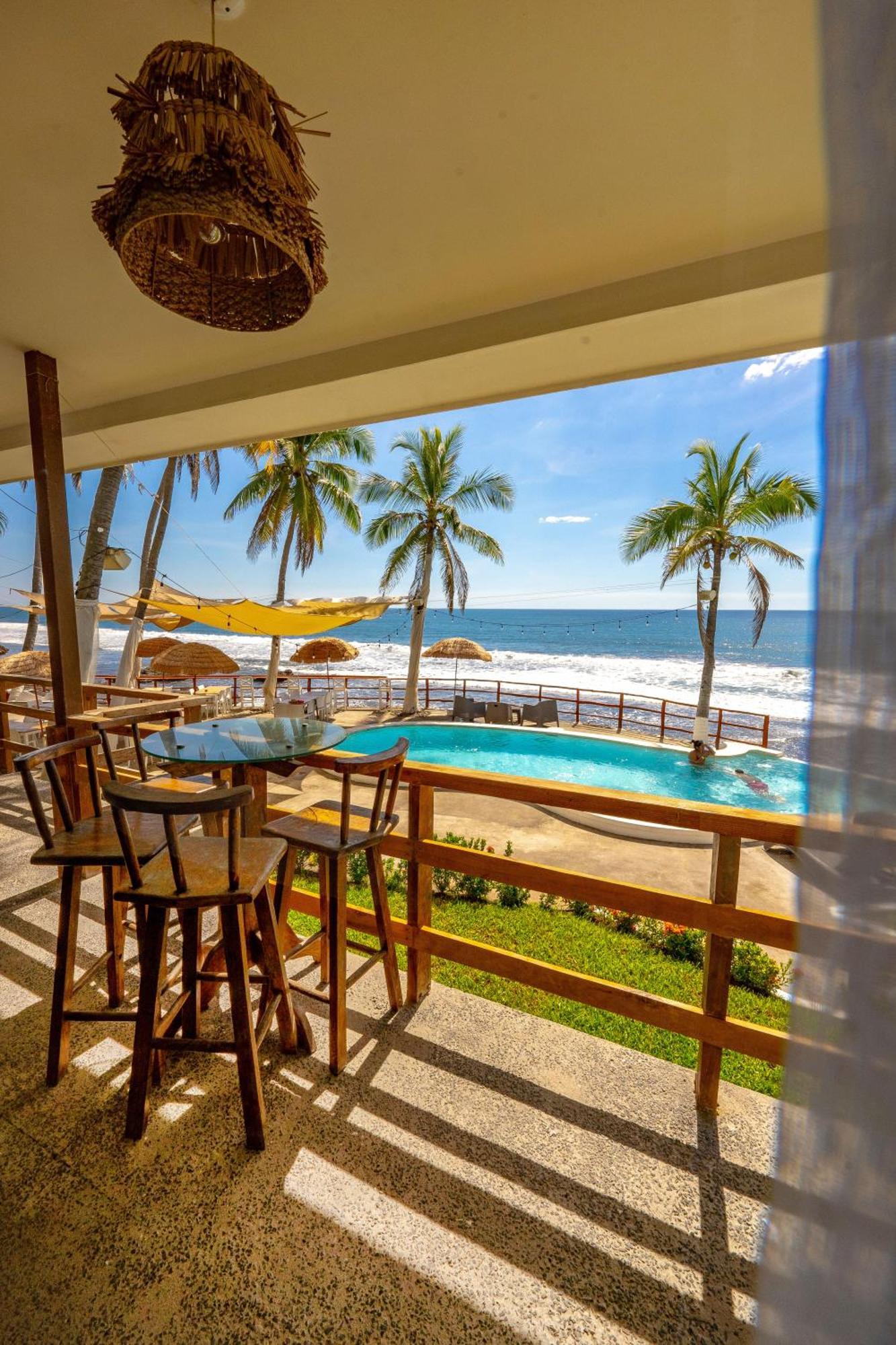 Reef On The Water Hotel Tamanique Exterior photo